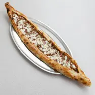 Kuşbaşılı & Kaşarlı Karadeniz Pidesi