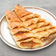 Kıymalı Kır Pidesi