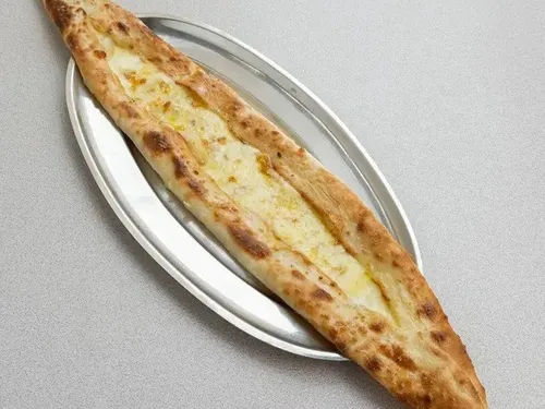 Kaşarlı Karadeniz Pidesi